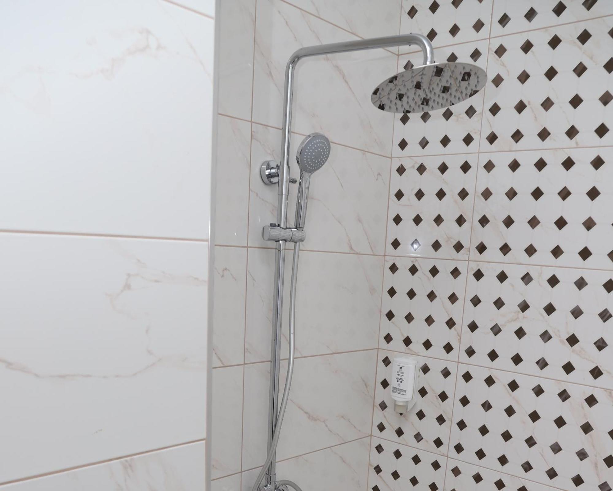 Sky Hotel Prizren Esterno foto