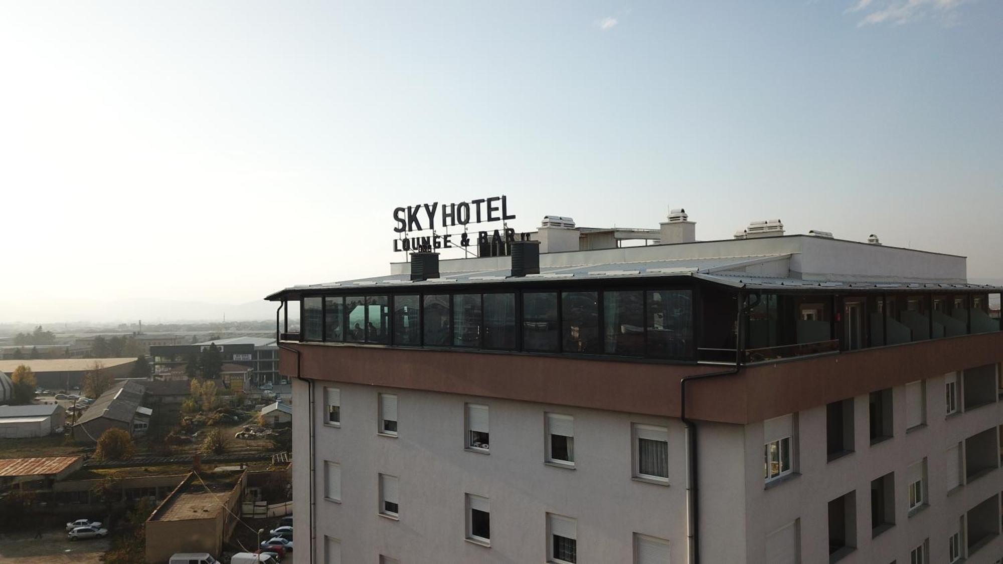 Sky Hotel Prizren Esterno foto