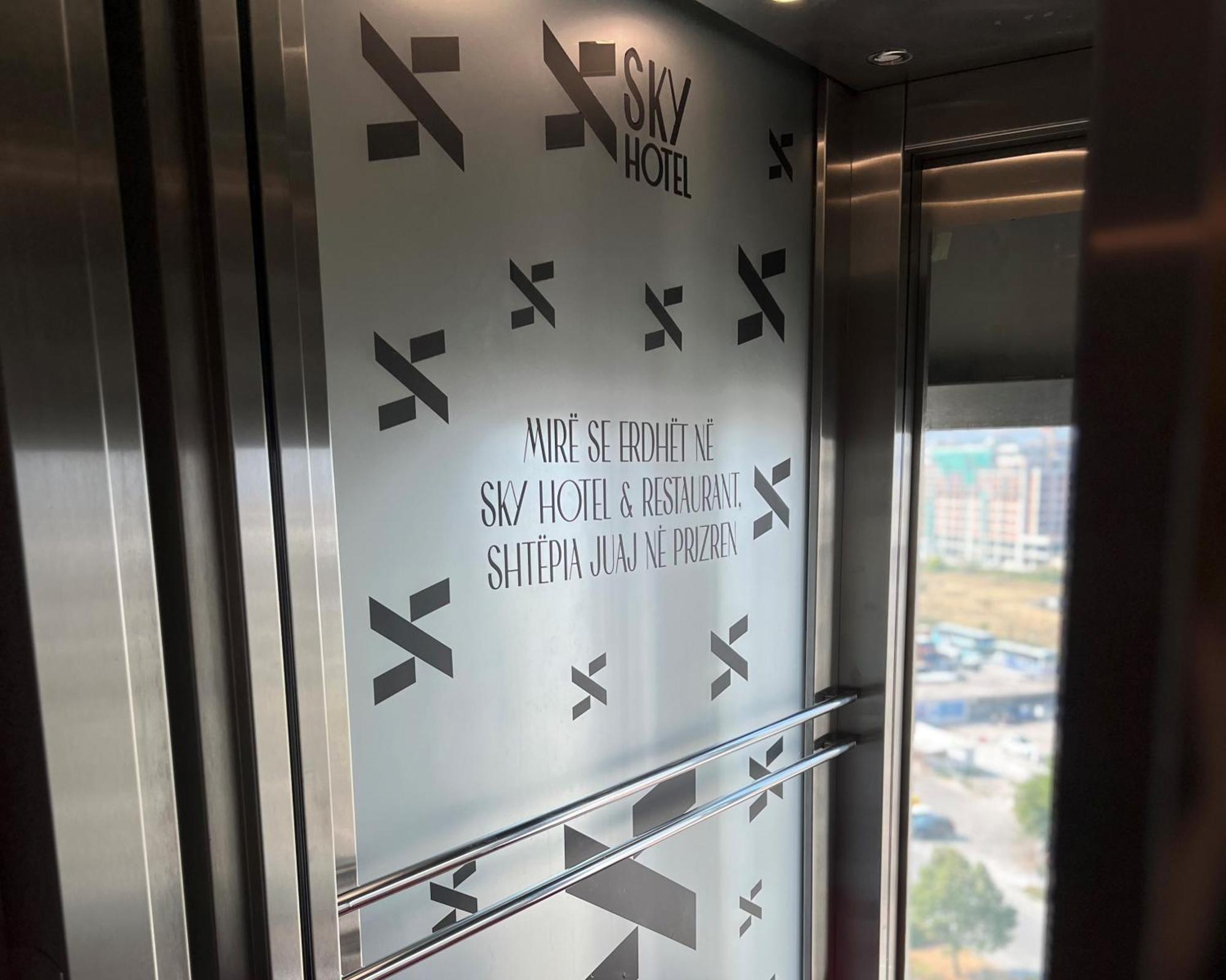 Sky Hotel Prizren Esterno foto