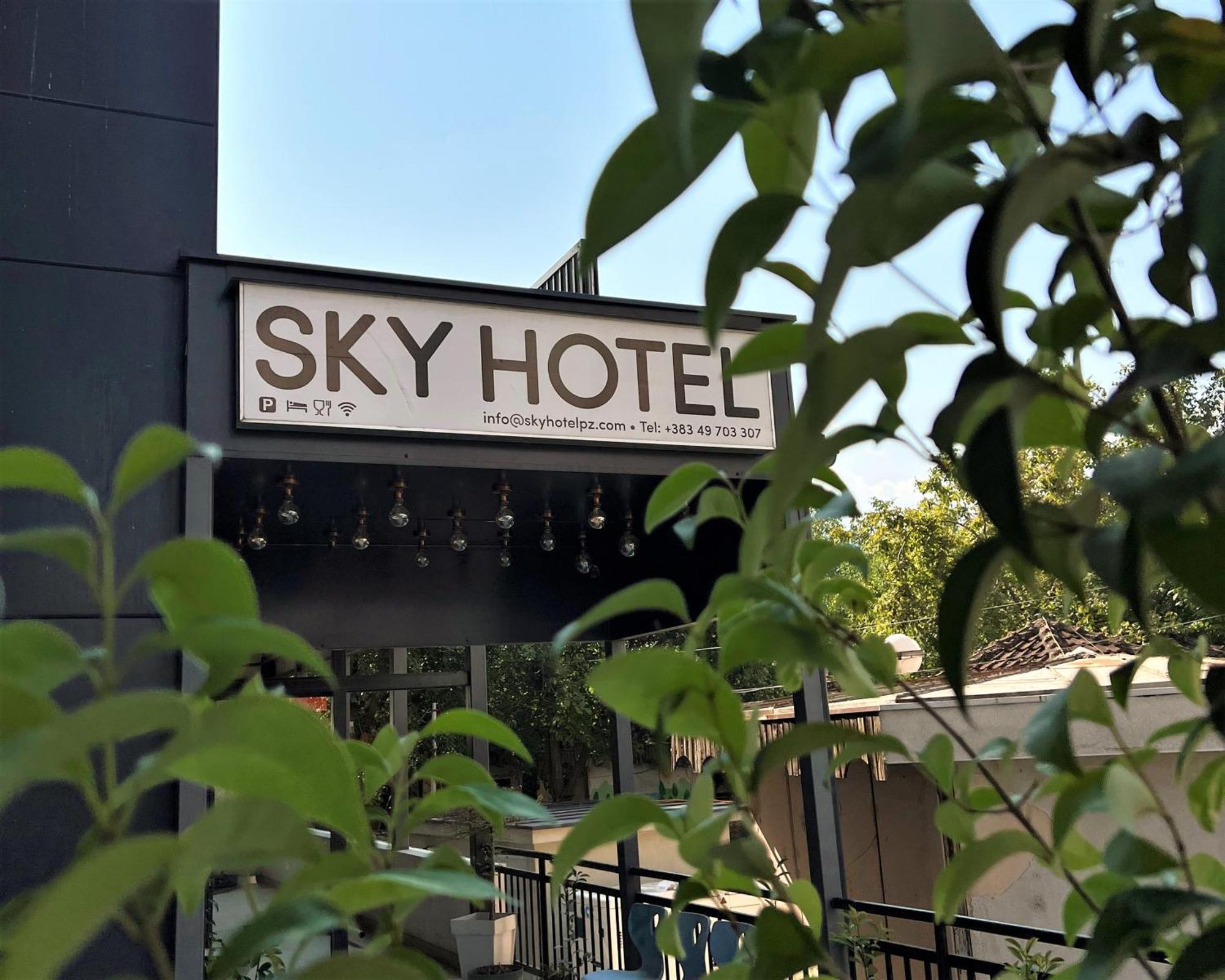 Sky Hotel Prizren Esterno foto